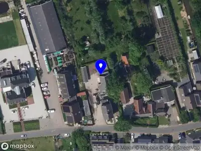 Ambulance met grote spoed naar de Peursumseweg in Giessenburg