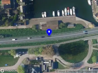 Ambulance met gepaste spoed naar de Zuiderdijk in Bovenkarspel