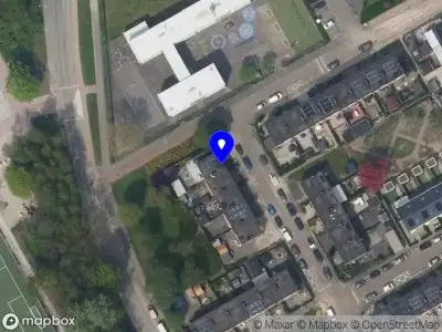 Ambulance met grote spoed naar de Akselsekreek in Rotterdam