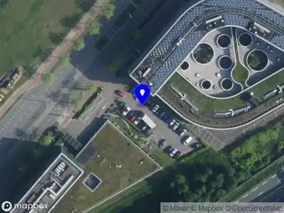 Brandweer met grote spoed naar de Piet Guilonardweg in Schiphol vanwege afgaan automatisch brandalarm