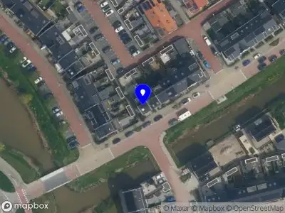 Ambulance met gepaste spoed naar de Van Oranje-Nassaulaan in Zevenhuizen