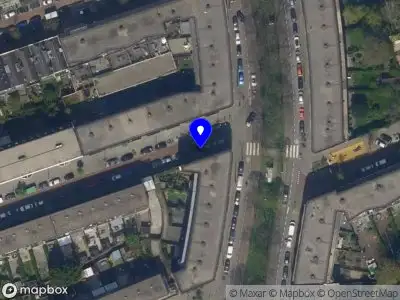 Ambulance met gepaste spoed naar de Claes de Vrieselaan in Rotterdam
