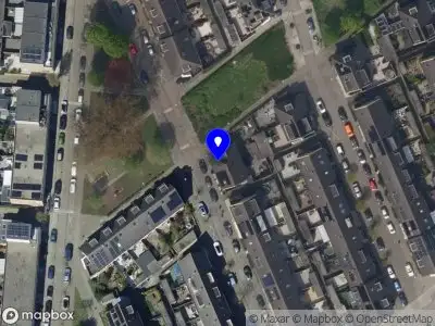 Ambulance met grote spoed naar de Leeuwenhorst in Rotterdam