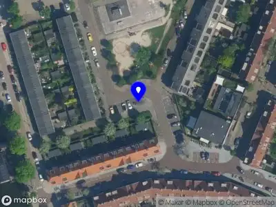 Ambulance met grote spoed naar de Magnoliastraat in Amsterdam