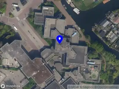 Ambulance met gepaste spoed naar de Ringdijk in Rotterdam