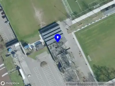 Brandweer met gepaste spoed naar de Sportpark De Vliert in 's-Hertogenbosch vanwege een buitenbrand