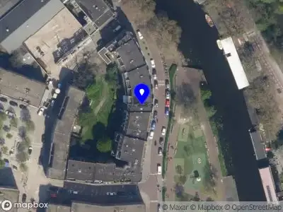 Ambulance met grote spoed naar de Zwaanshals in Rotterdam