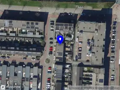 Ambulance met grote spoed naar de Elzenwede in Barendrecht