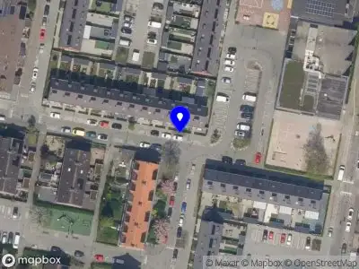 Ambulance met grote spoed naar de Percevalweg in Rotterdam