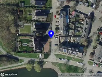 Ambulance met gepaste spoed naar de Bonhoefferstraat in Oud-Beijerland