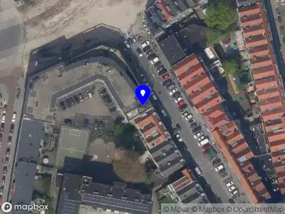 Ambulance met grote spoed naar de Hilledijk in Rotterdam