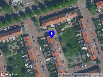 Ambulance met grote spoed naar de Boas en Judelshof in Amsterdam