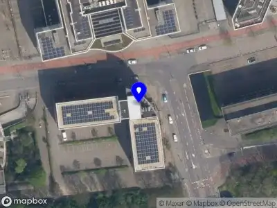 Brandweer met gepaste spoed naar de G.H. Betzweg in Rotterdam vanwege een liftopsluiting