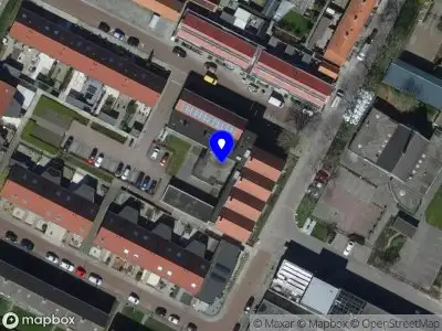 Ambulance met grote spoed naar de Maximaplein in Ooltgensplaat