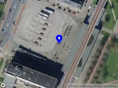 Politie naar de Langs de baan in Hoogvliet Rotterdam vanwege steekincident