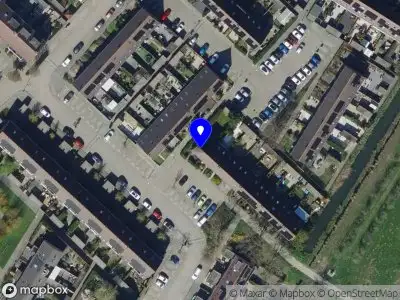 Ambulance met grote spoed naar de Kamperfoelie in Poortugaal