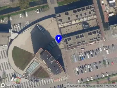 Ambulance met grote spoed naar de Mia van IJperenplein in Rotterdam