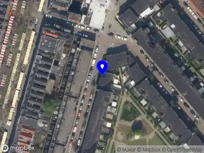 Ambulance met grote spoed naar de Walravenstraat in Rotterdam