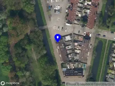 Ambulance met grote spoed naar de Hoevelakensingel in Rotterdam