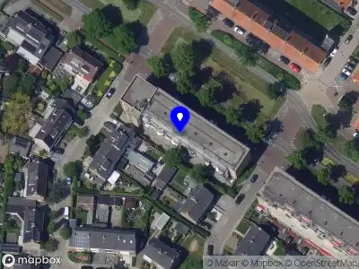 Ambulance met gepaste spoed naar de Van Eesterensingel in Alblasserdam