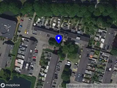 Ambulance met grote spoed naar de Sandenburg in Dordrecht