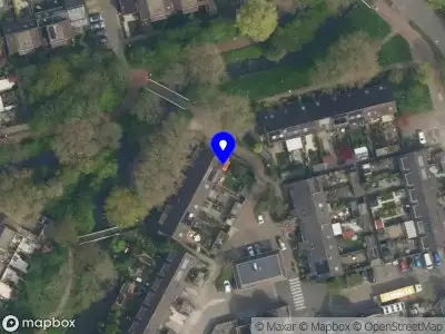 Ambulance met grote spoed naar de Salamanderpad in Delft