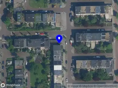 Ambulance met grote spoed naar de Burgersdijkstraat in Amsterdam