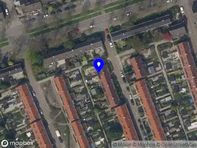 Ambulance met grote spoed naar de Wilgeweerd in Rotterdam