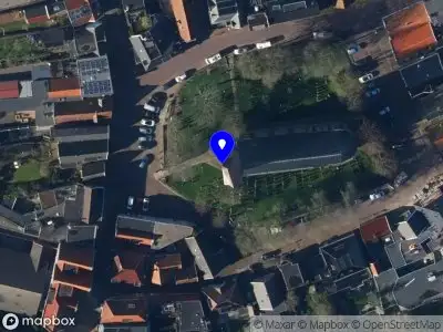 Ambulance met grote spoed naar de Kerkplein in Hippolytushoef