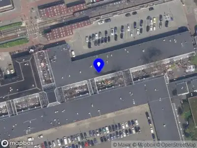 Ambulance met grote spoed naar de Hesseplaats in Rotterdam