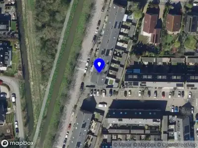Ambulance met grote spoed naar de Waddingswaard in Poortugaal
