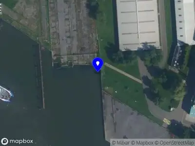 Ambulance met grote spoed naar de Johan van Hasseltweg in Amsterdam