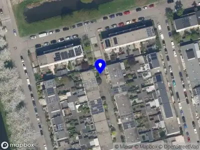 Ambulance met grote spoed naar de Calspad in Rotterdam