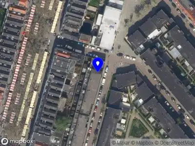 Ambulance met grote spoed naar de Walravenstraat in Rotterdam