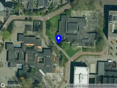 Brandweer met grote spoed naar de 't Voorhuis in Veenendaal vanwege afhijsen patient