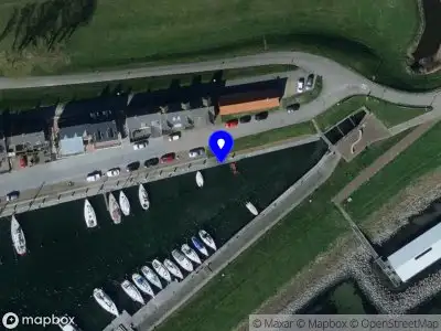 Ambulance met gepaste spoed naar de Ouddorpse haven in Ouddorp