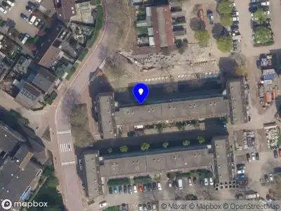 Ambulance met grote spoed naar de Norma in Capelle aan den IJssel