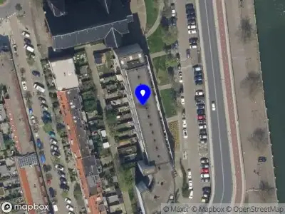 Ambulance met grote spoed naar de Merwedestraat in Schiedam