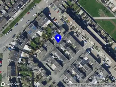 Ambulance met grote spoed naar de Saarhof in Spijkenisse