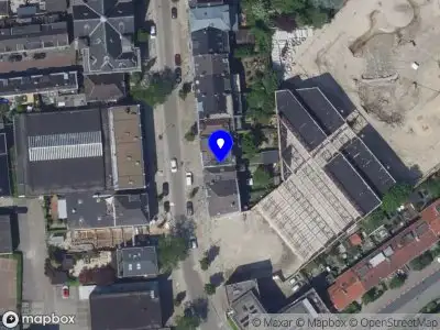 Ambulance met grote spoed naar de Dubbeldamseweg Noord in Dordrecht