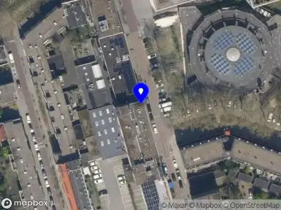 Ambulance met grote spoed naar de Diergaardesingel in Rotterdam