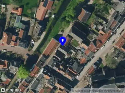 Brandweer met gepaste spoed naar de Achterbonenburg in Buren