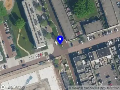 Ambulance met gepaste spoed naar de Steelvlietplein in Amsterdam