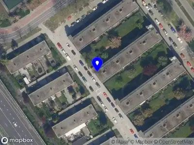 Ambulance met grote spoed naar de Becramming in Rotterdam