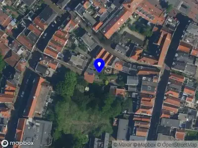 Ambulance met grote spoed naar de Turfmarkt in Haarlem