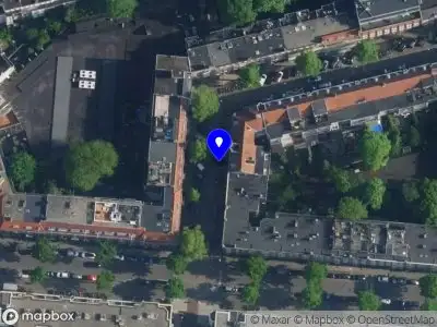 Ambulance met grote spoed naar de Avercampstraat in Amsterdam