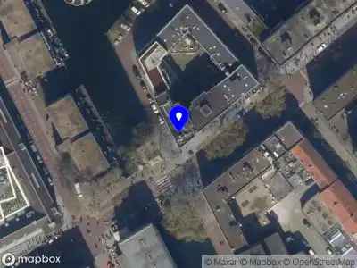 Brandweer met gepaste spoed naar de Delftsevaarthof in Rotterdam