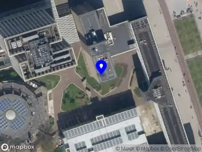 Ambulance met gepaste spoed naar de Kruisplein in Rotterdam