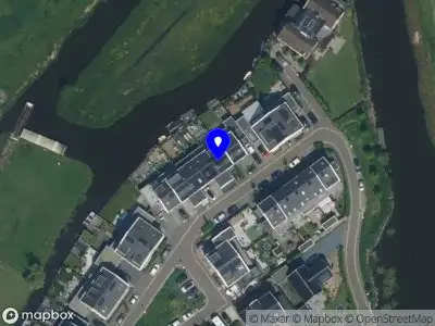 Ambulance met grote spoed naar de Zuideinde in Oostzaan