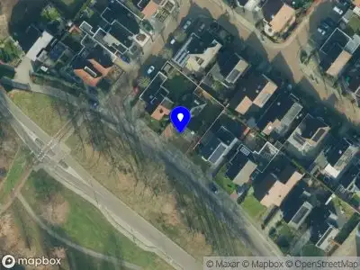 Politie naar de Corfulaan in Oldenzaal vanwege aanrijding met letsel